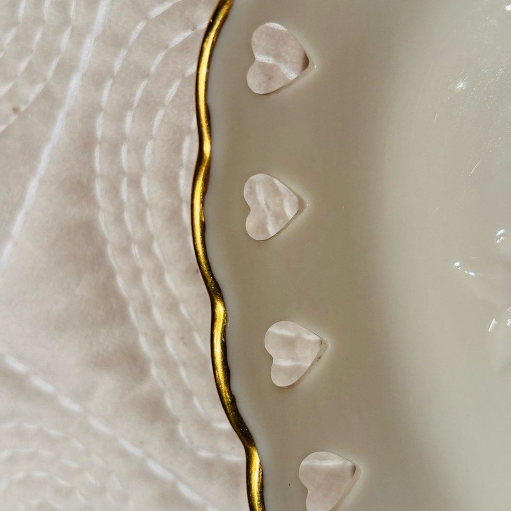 PART OF THE VINTAGE HEART SHAPED COLLECTION FROM LENOX. DISCONTINUED - Picture 3 of 8